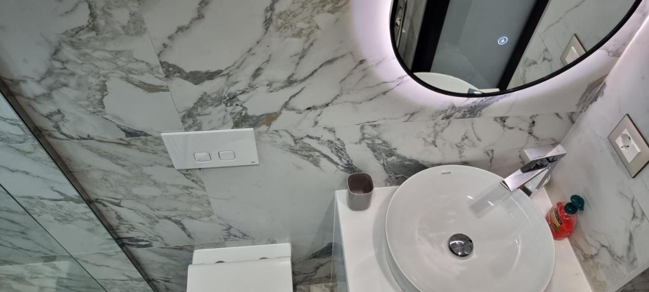 Deluxe Apartment Bllok Tirana Eksteriør billede