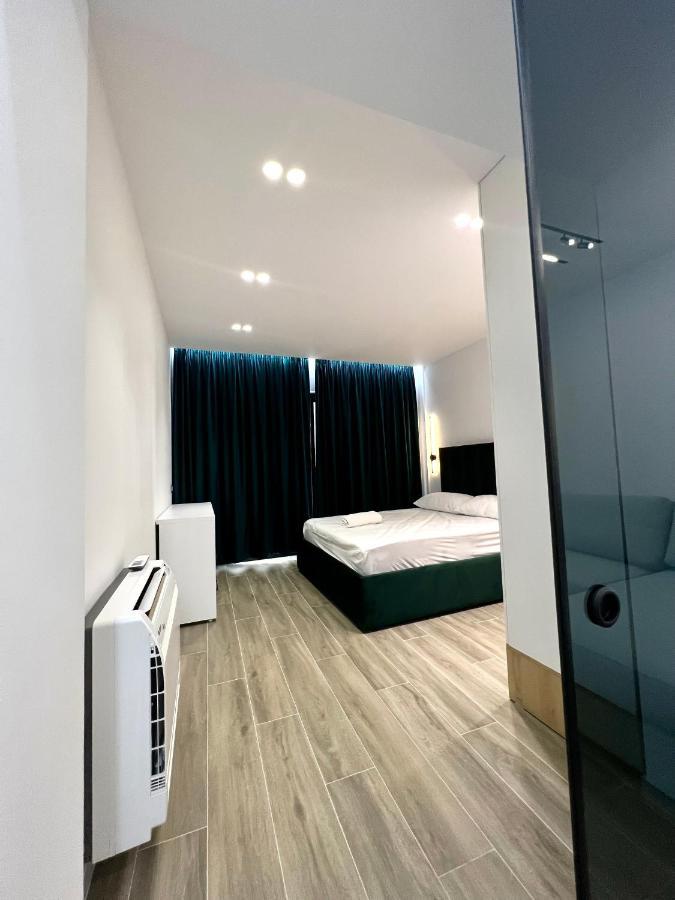 Deluxe Apartment Bllok Tirana Eksteriør billede